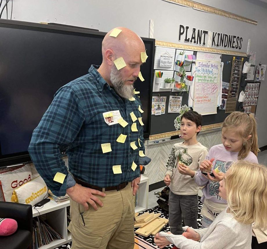 2nd graders plastered Matt Whitbeck of Whitbeck Construction with “thank you” notes following a toolbox build that he led.