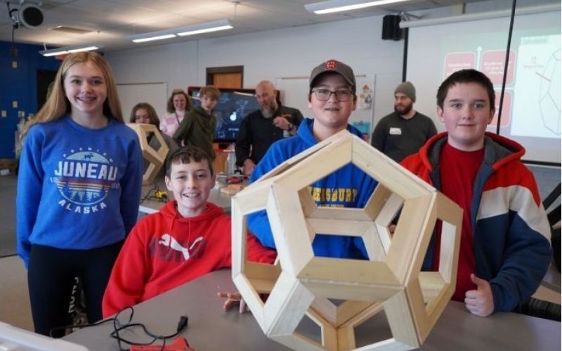 EIGHTH GRADE STEM CLASSES GET HANDS-ON CONSTRUCTION TRAINING